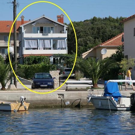 Apartment In Kukljica With Sea View, Terrace, Air Conditioning, Wi-Fi Bagian luar foto