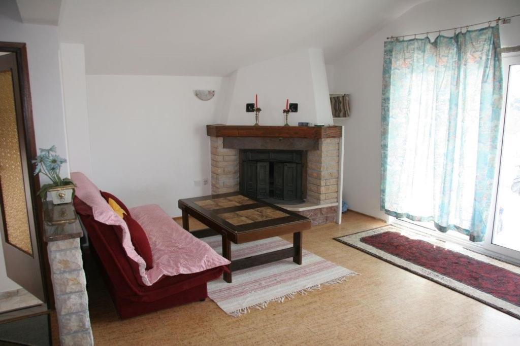 Apartment In Kukljica With Sea View, Terrace, Air Conditioning, Wi-Fi Bagian luar foto