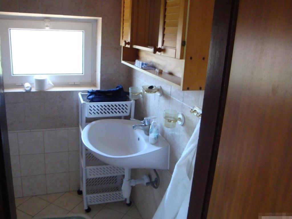 Apartment In Kukljica With Sea View, Terrace, Air Conditioning, Wi-Fi Bagian luar foto